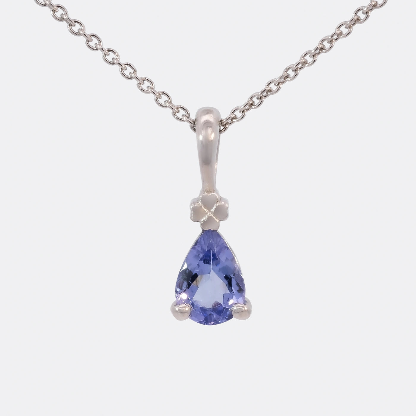 Anhaenger Blossom an Kette blauer Tansanit Tropfen Platin Frontansicht