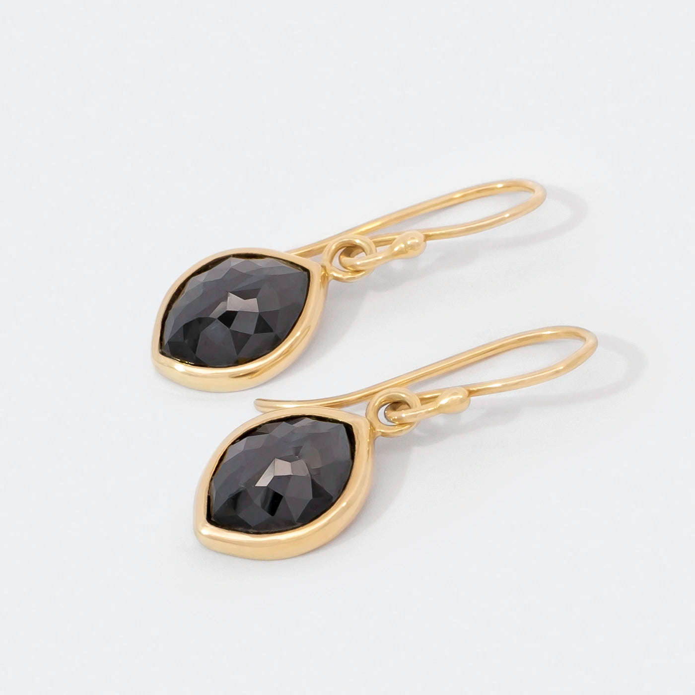 Ohrhänger mit schwarzen Navette-Diamanten Josefine