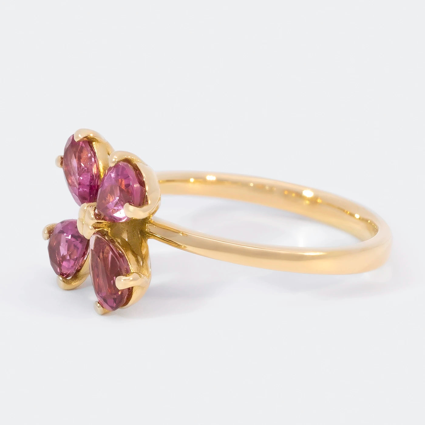 Ring 750er Gelbgold vier rosa Turmaline florales Design Front 75Grad links gedreht