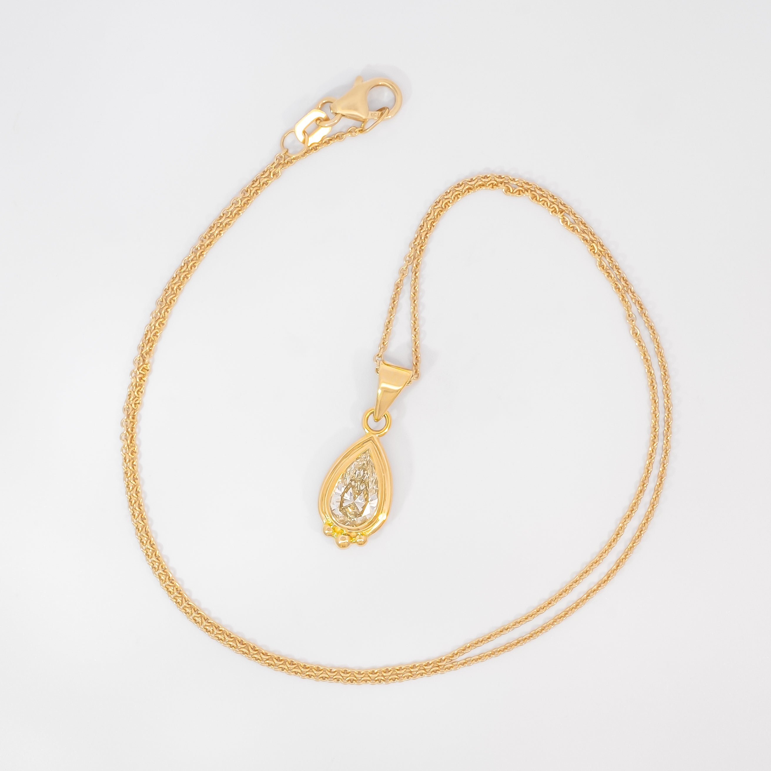 Collier champagnerfarbener Diamantanhänger 0,96 ct 750er Gelbgold