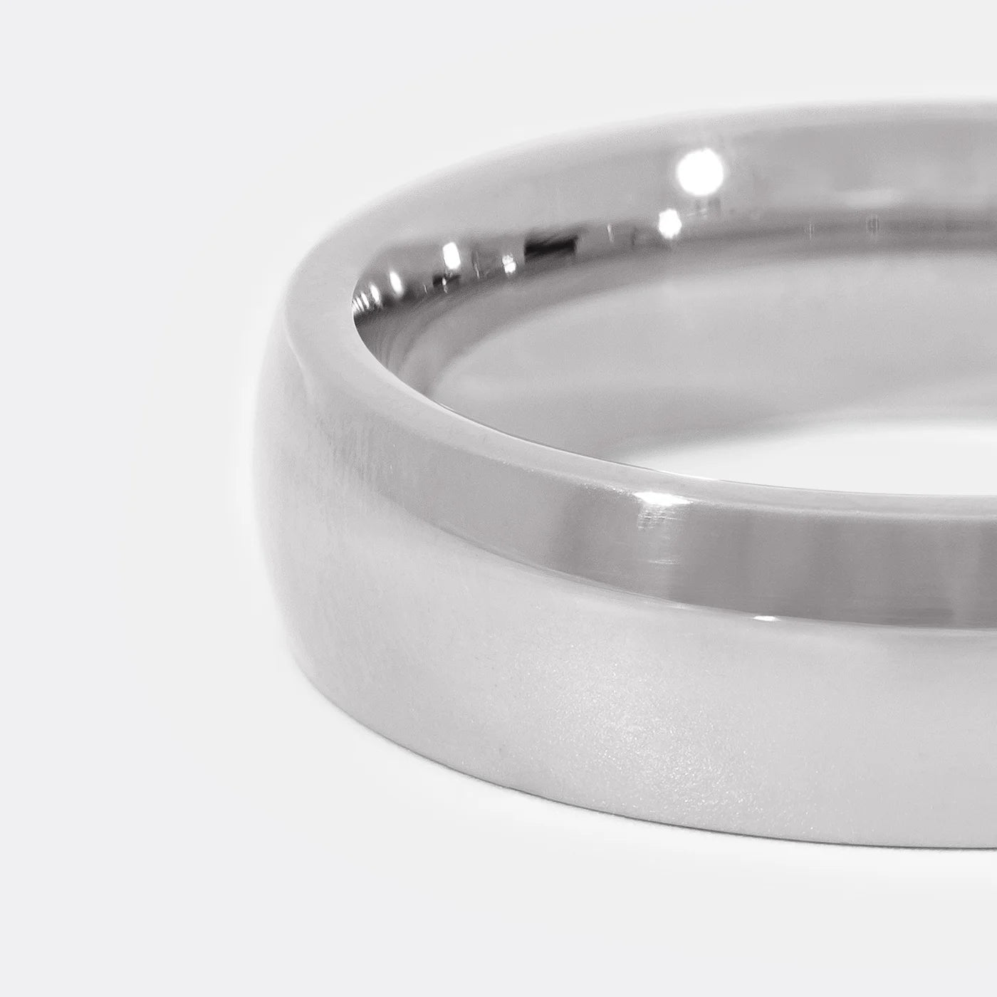 Ehering Classicline XL Platin Closeup