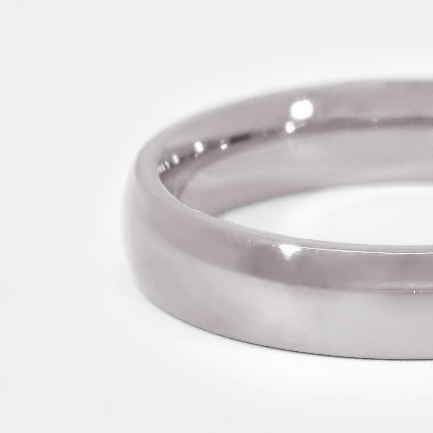 Ehering ClassicLine M Closeup in Platin