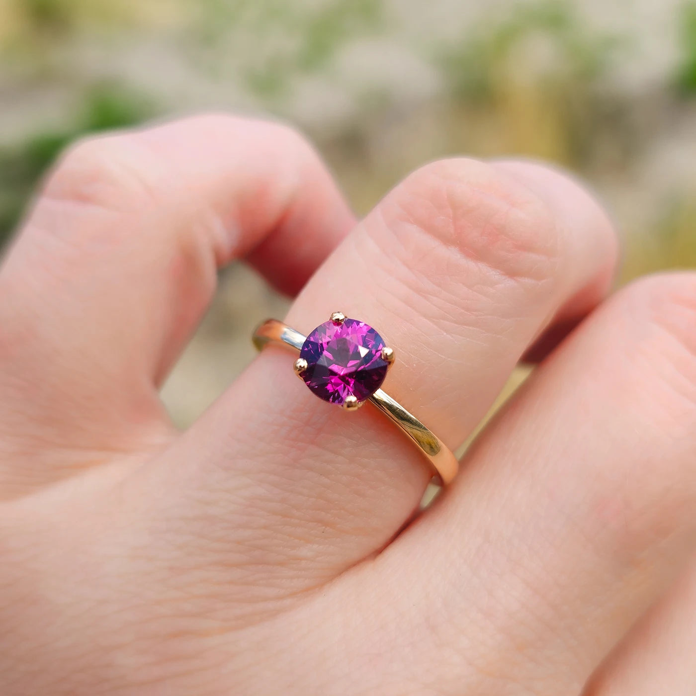 Ring Petite Fleur Solitär Granat Roségold