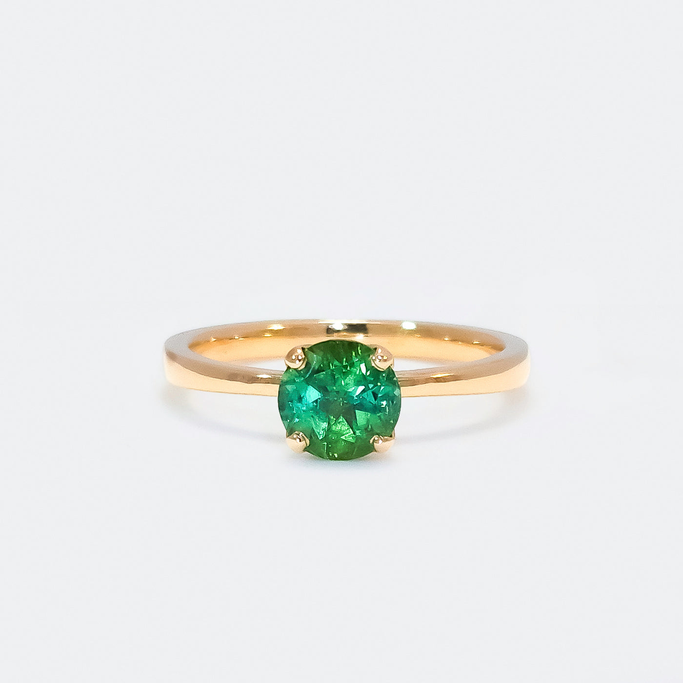 Ring Fleur Solitär Roségold in Front Ansicht mit grünem Turmalin