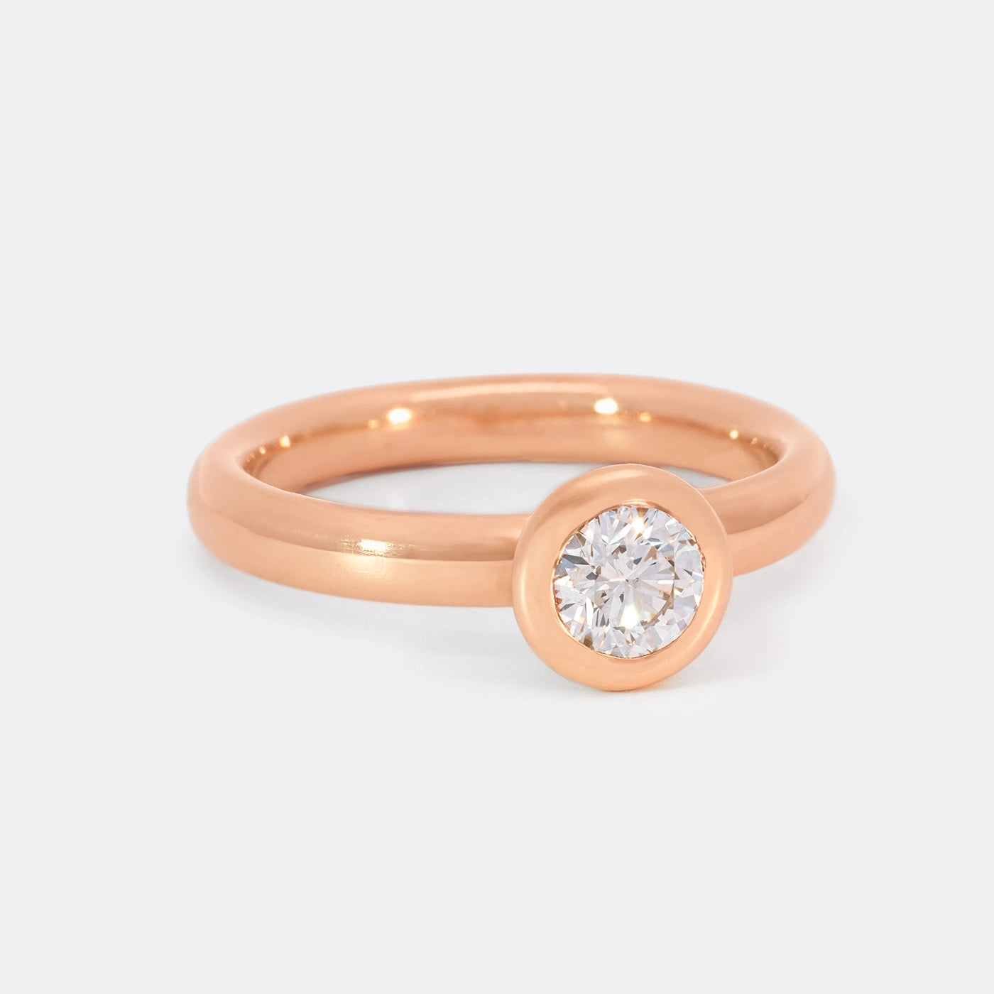 Ring 750er Rosegold Balance Modell 0.4ct Brillant Frontansicht 25Grad rechts gedreht