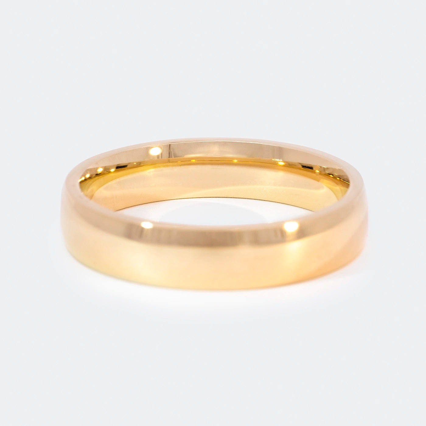 Ring Classic Line Gelbgold in klassischem Stil 5x2.1mm Frontansicht hinten scharf