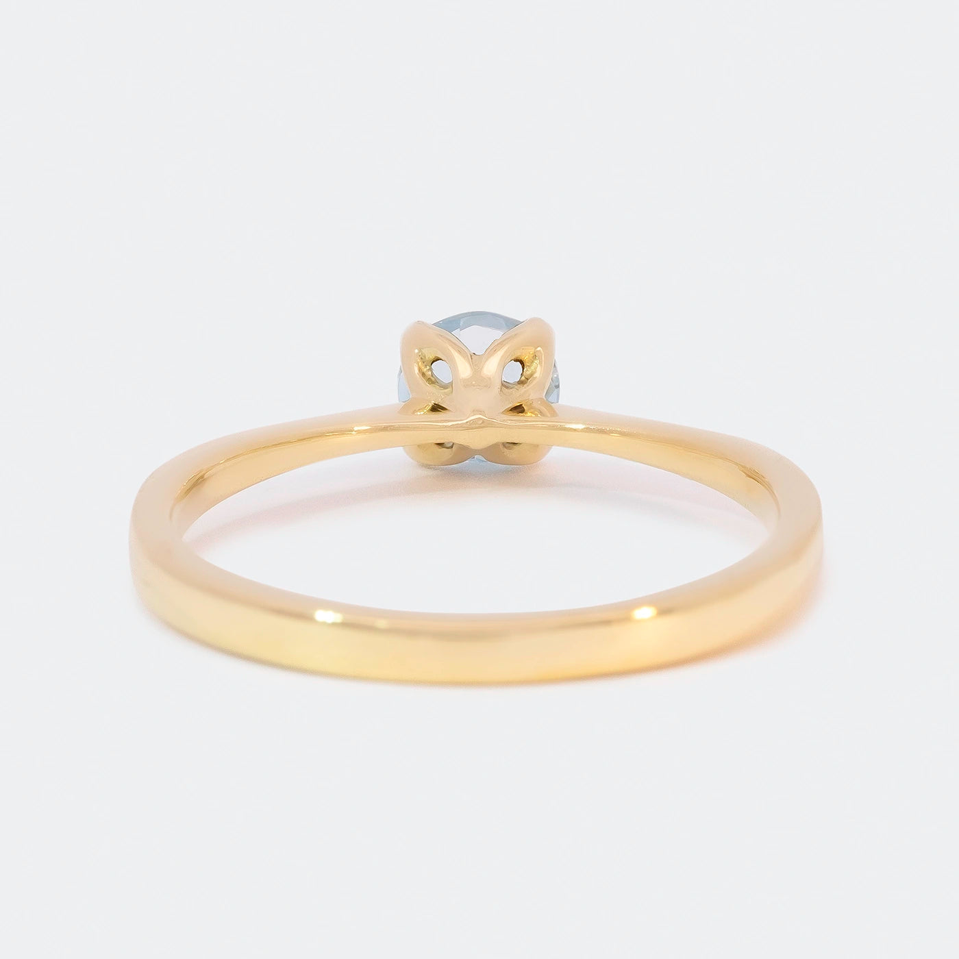 Ring Mermaid 750er Gelbgold ein hellblauer Aquamarin Rueckansicht