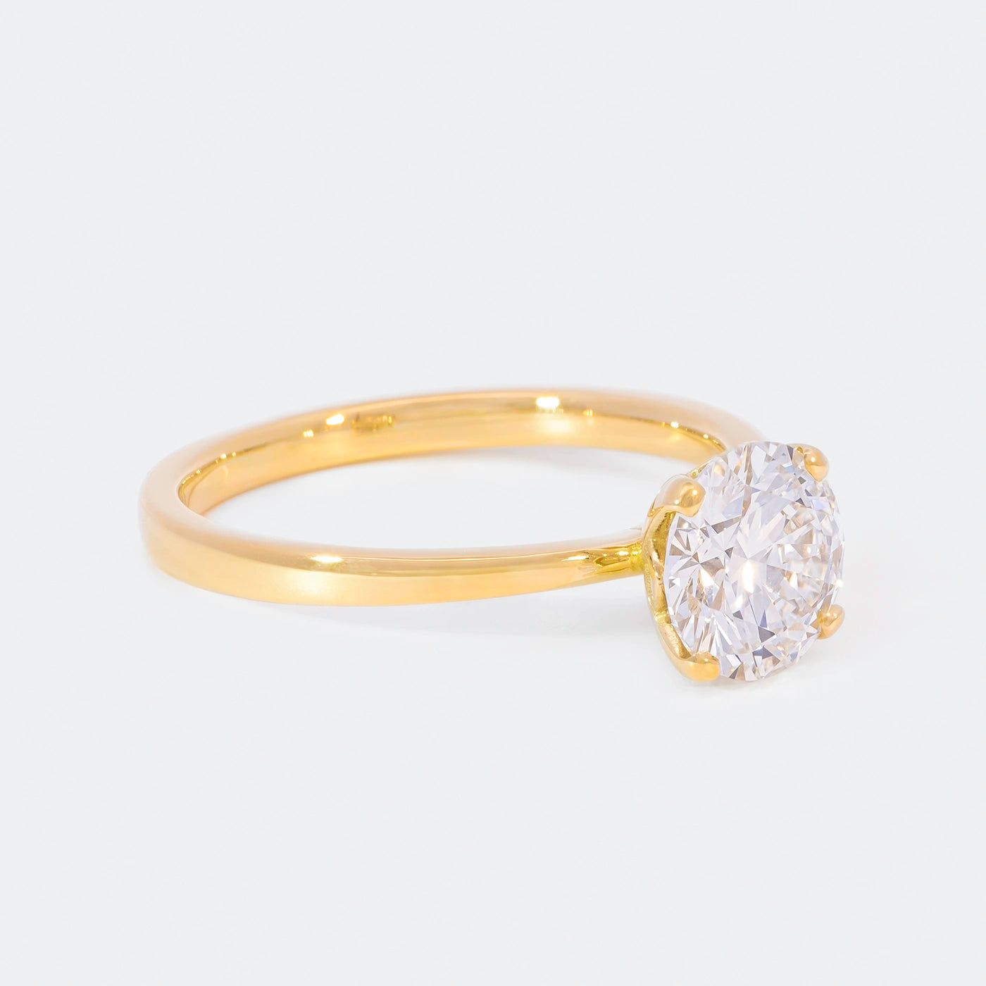 Ring Petite Fleur Solitair Gelbgold 1.50ct Brillant Frontansicht 45Grad rechts gedreht