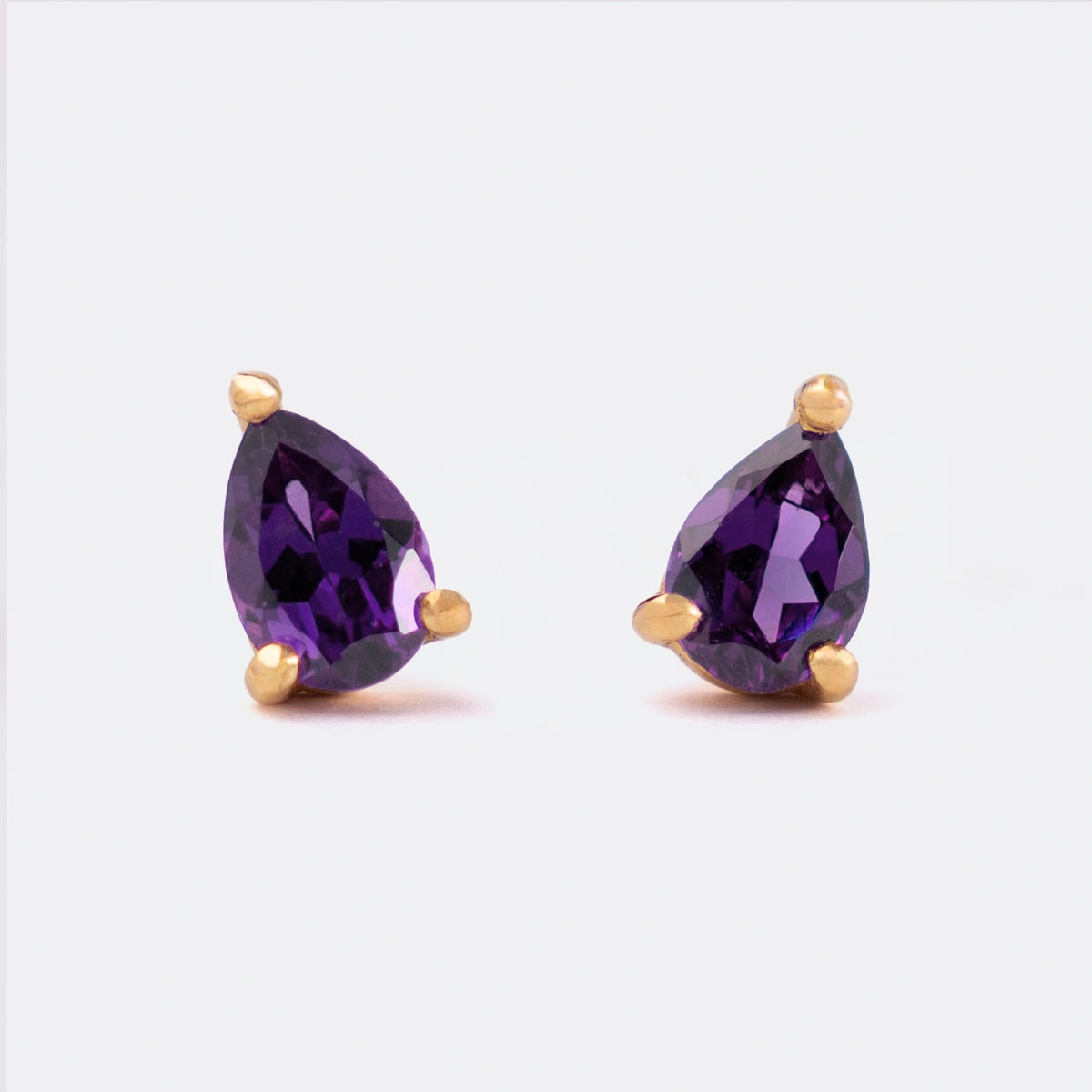 Ohrstecker Blossom lila Amethyst groß aus 925er Sterlingsilber vergoldet - Frontansicht