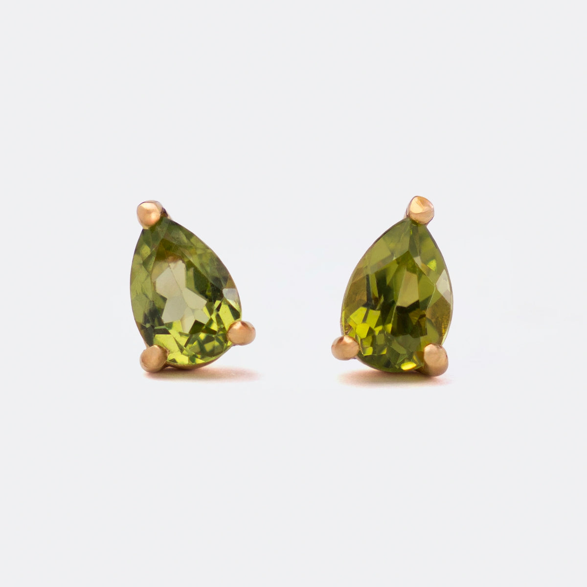 Ohrstecker Blossom Peridot groß aus 925er Sterlingsilber vergoldet - Frontansicht