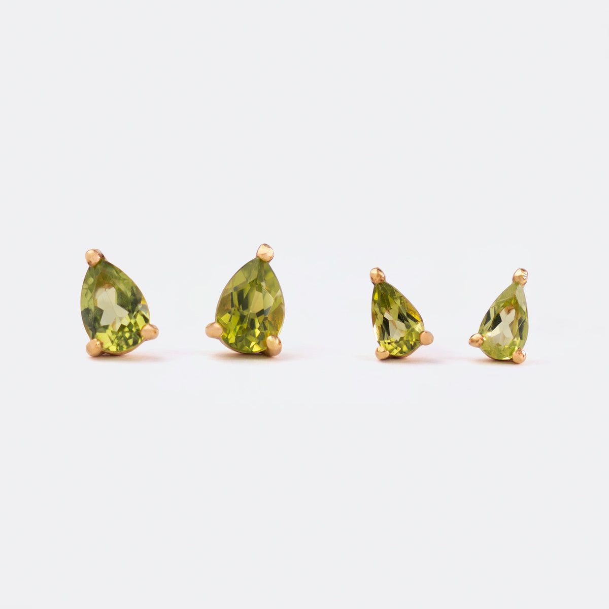 Ohrstecker Blossom Peridot aus 925er Sterlingsilber vergoldet - Größenvergleich