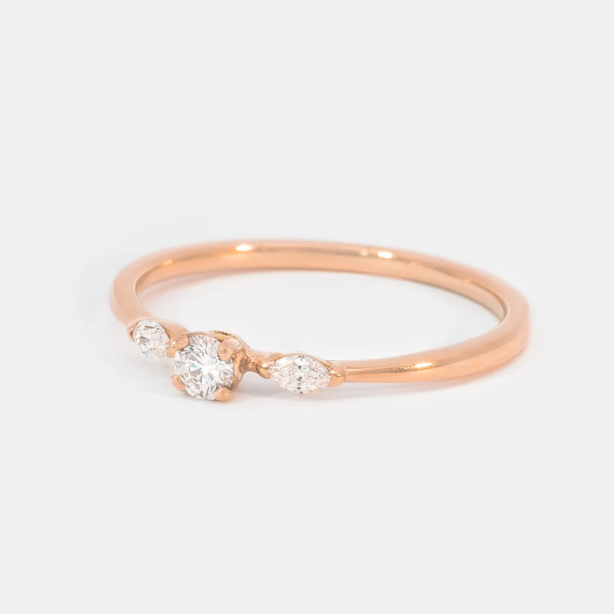 Ring Petite Fleur Brillant 0,1 ct aus 750er Roségold - Seitenansicht 25°